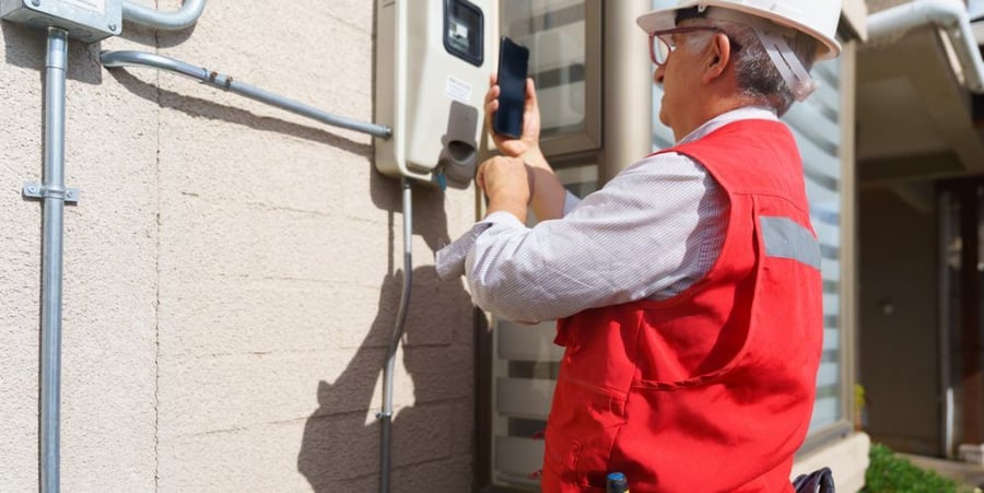 IQGeo-electric-meter-installation-997x500