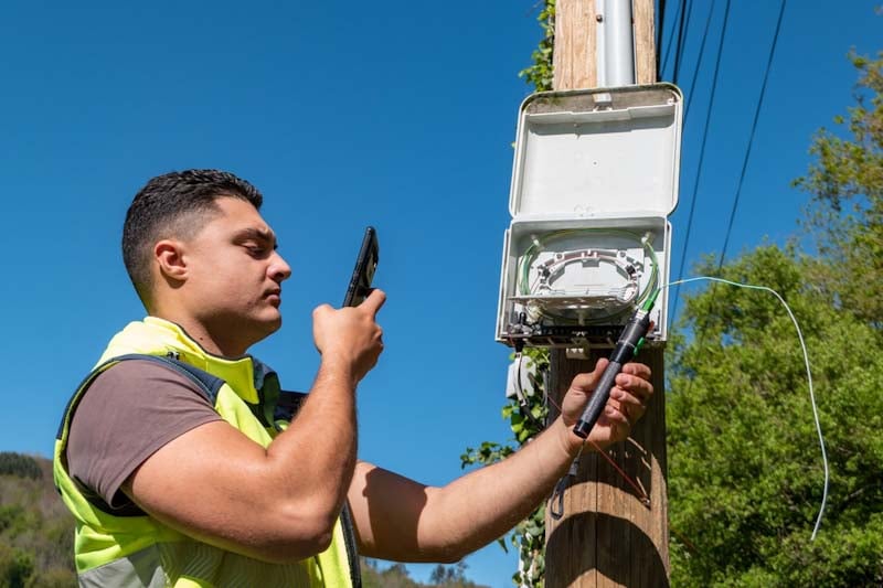 IQGeo-Network Manager Telecom in the field 