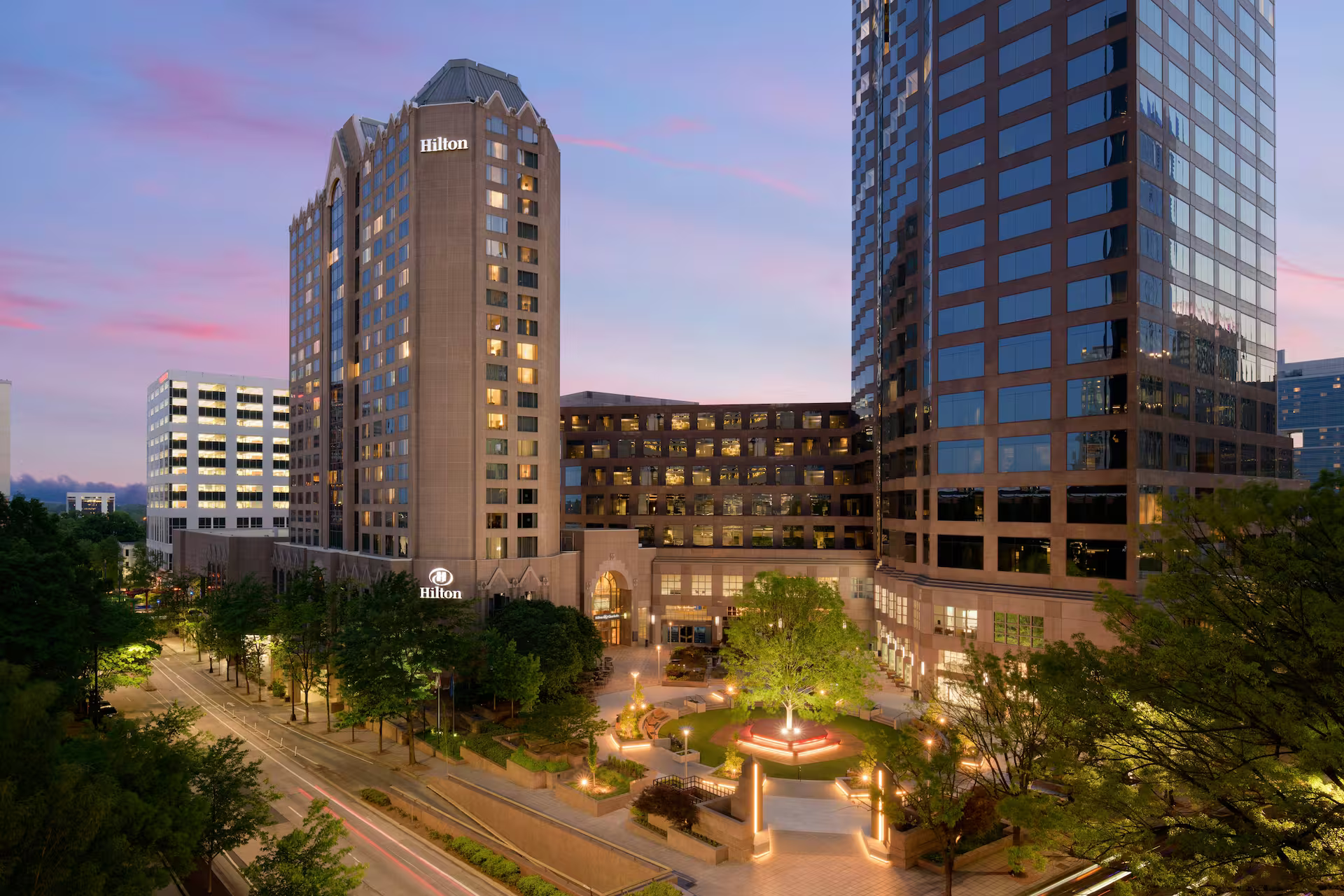Hilton Charlottee Uptown Exterior