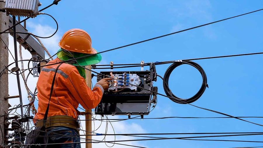 IQGeo-Integrated-Lifecycle-operations-and-maintenance-fiber-tech-16x9